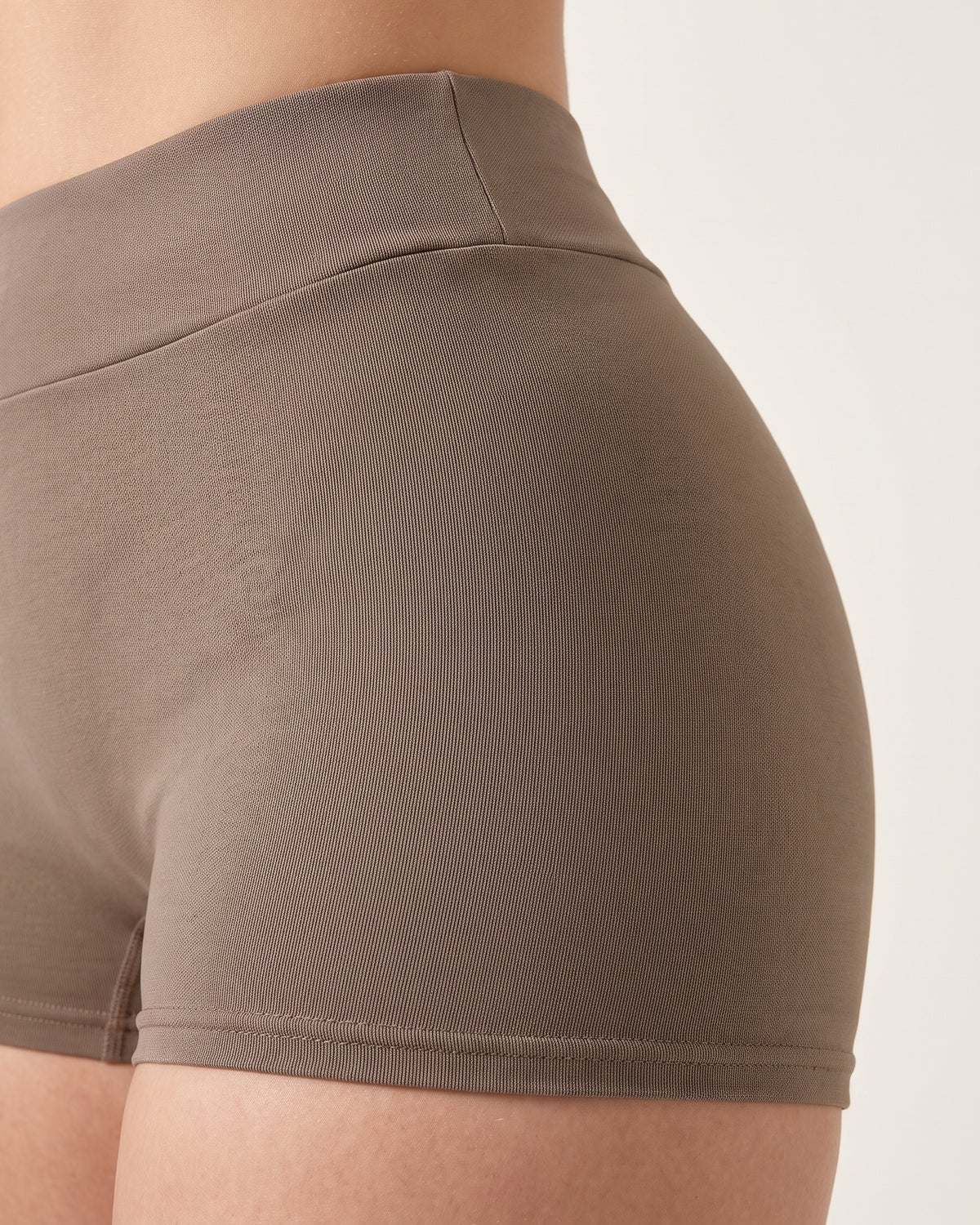 Booty Shorts - brown - Hip Fabric Close-Up