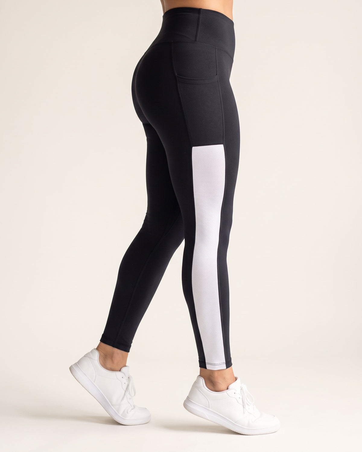 Colour-Block Leggings - Black and white - Side Profile