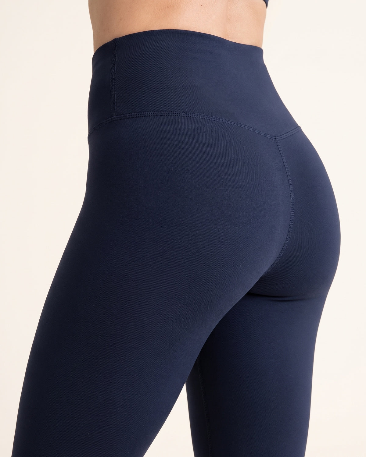 Fleece-Lined Leggings - Navy blue - Glute Close-Up