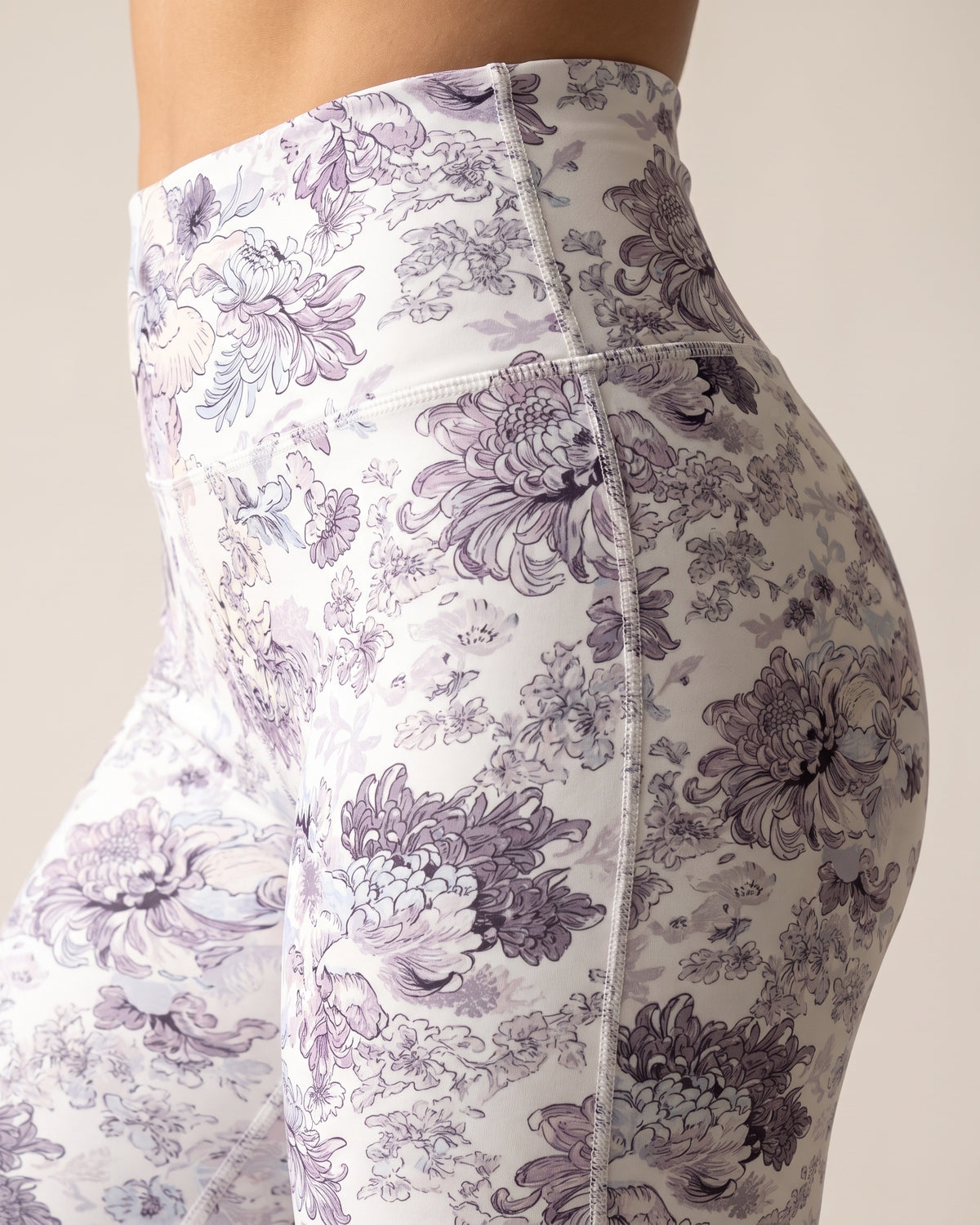 Floral Leggings - White Chrysanthemum - Hip Fabric Close-Up