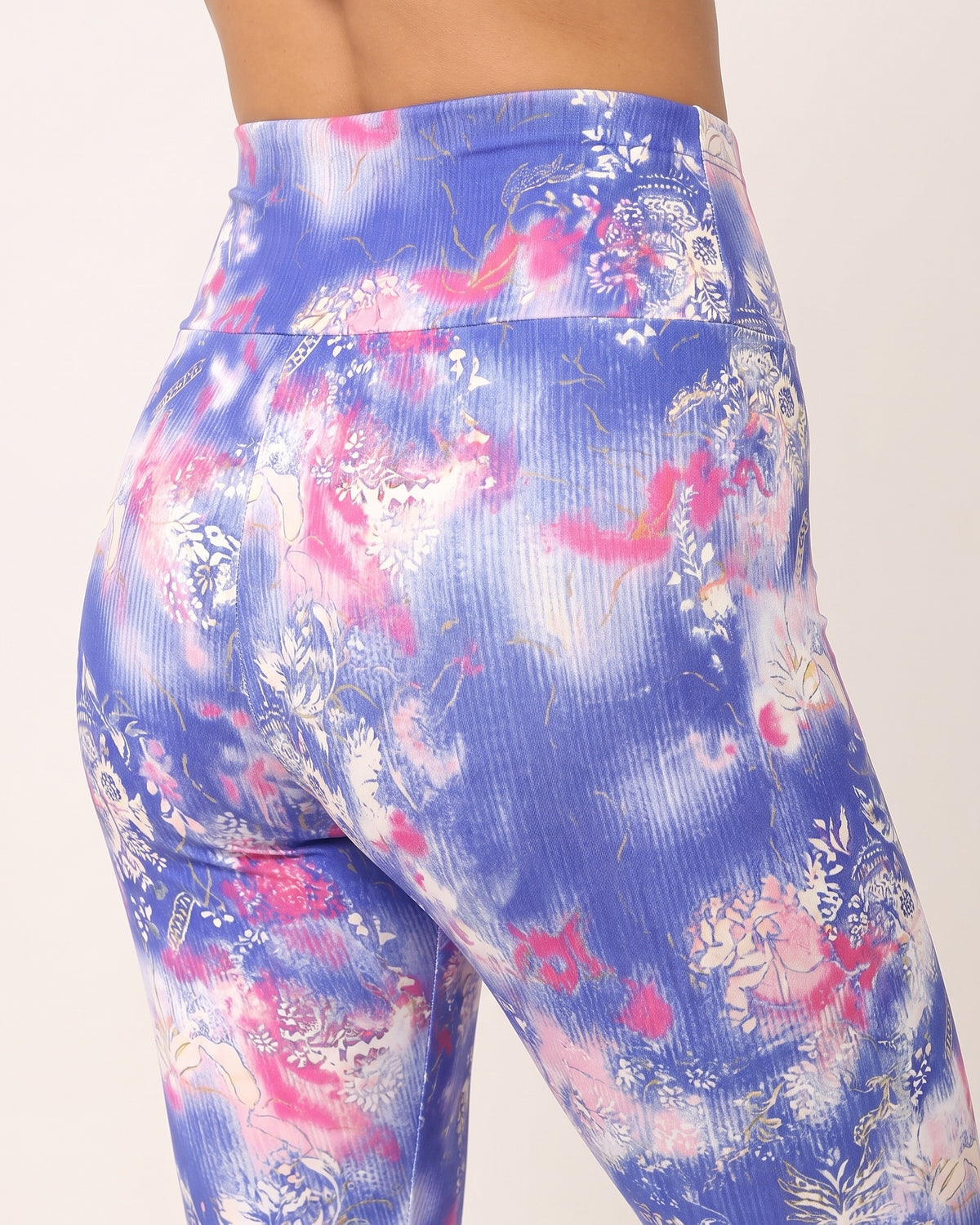 Floral Leggings - Blue-Purple Floral - Glute Close-Up