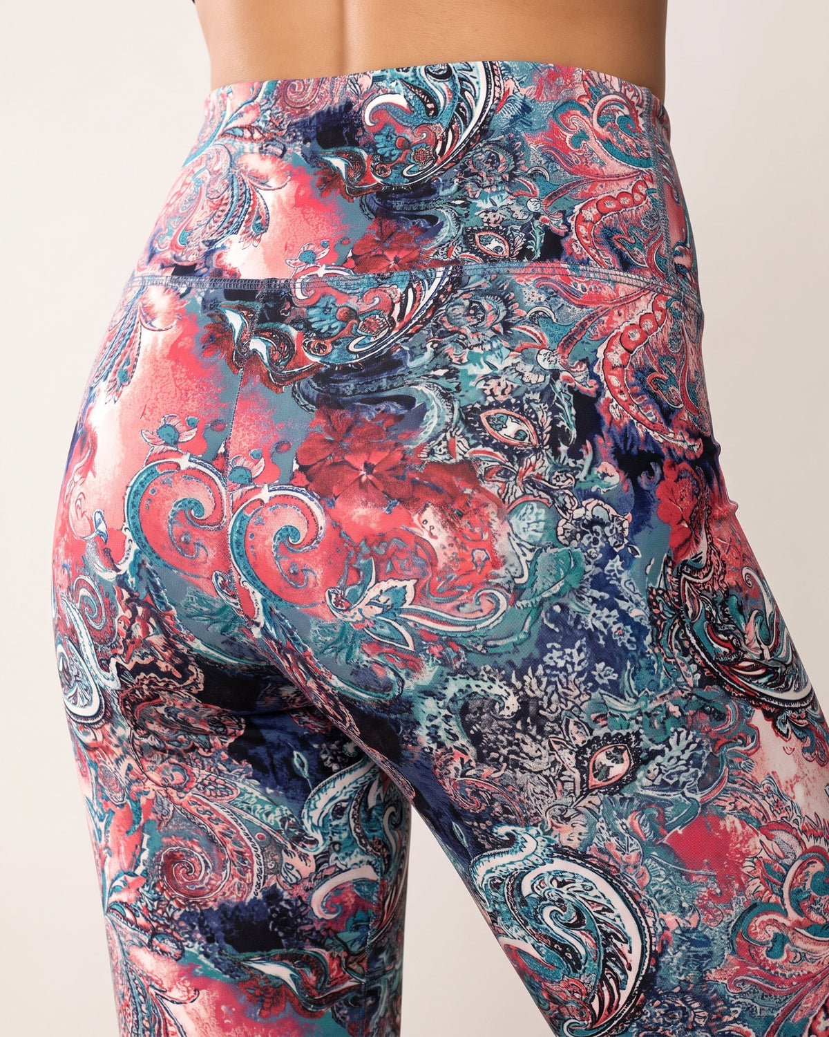 Floral Leggings - Blue Red Floral - Glute Close-Up