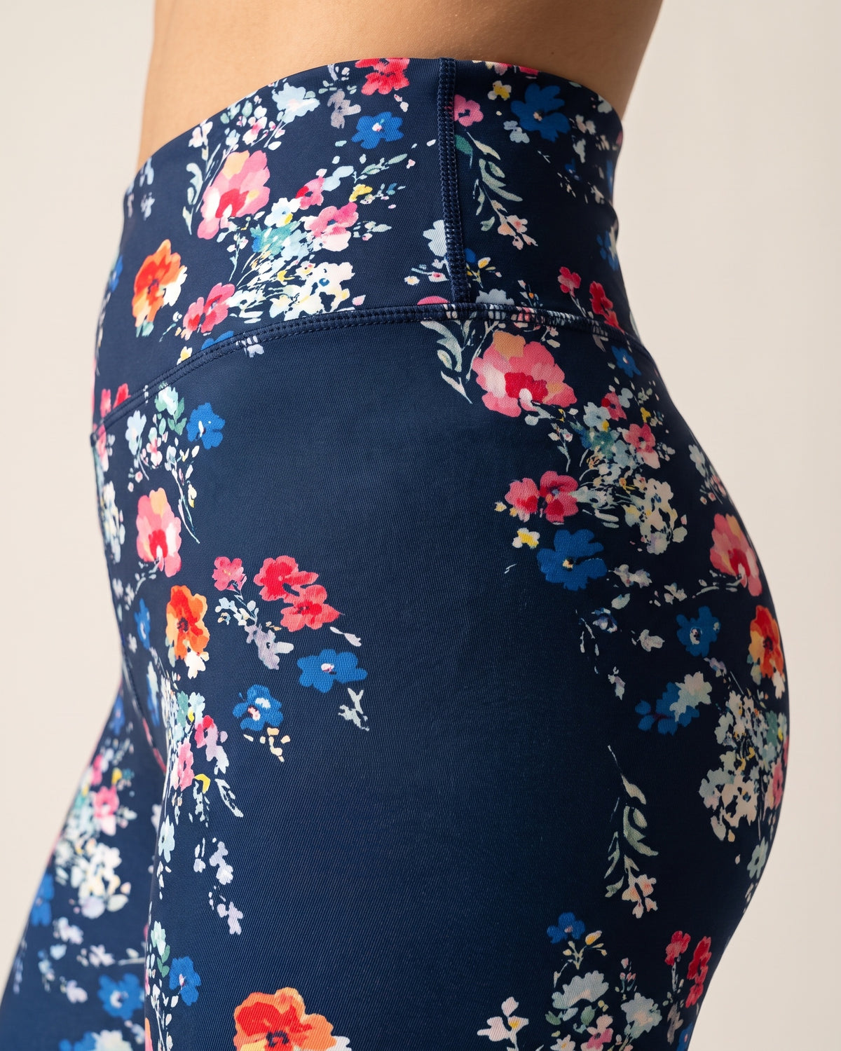 Floral Leggings - Navy blue floral - Hip Fabric Close-Up