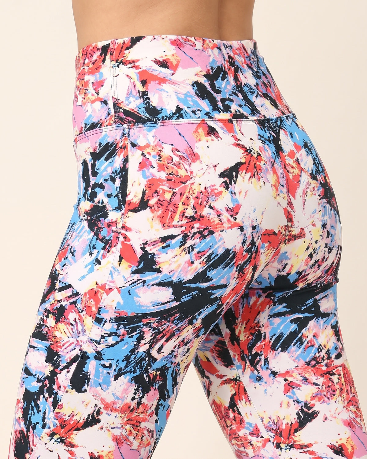 Floral Leggings - Tie-Dye Floral - Glute Close-Up