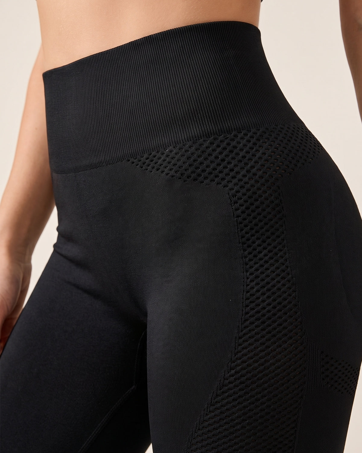 High Waisted Leggings Set - Black - Hip Fabric Close-Up
