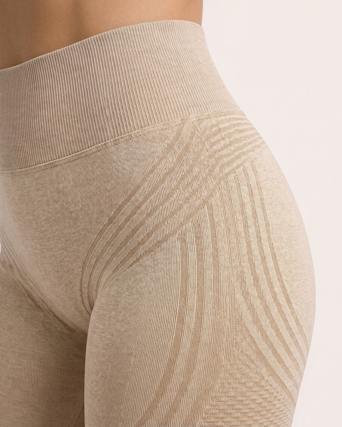 Lifting Leggings - Dark Khaki - Hip Fabric Close-Up