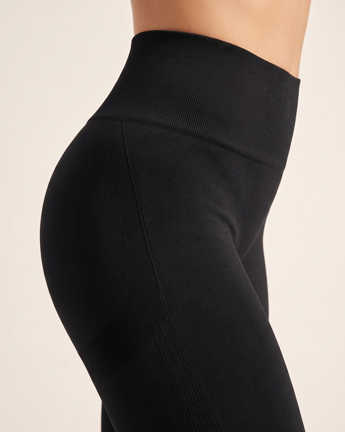 Scrunch Bum Leggings - Black - Hip Fabric Close-Up