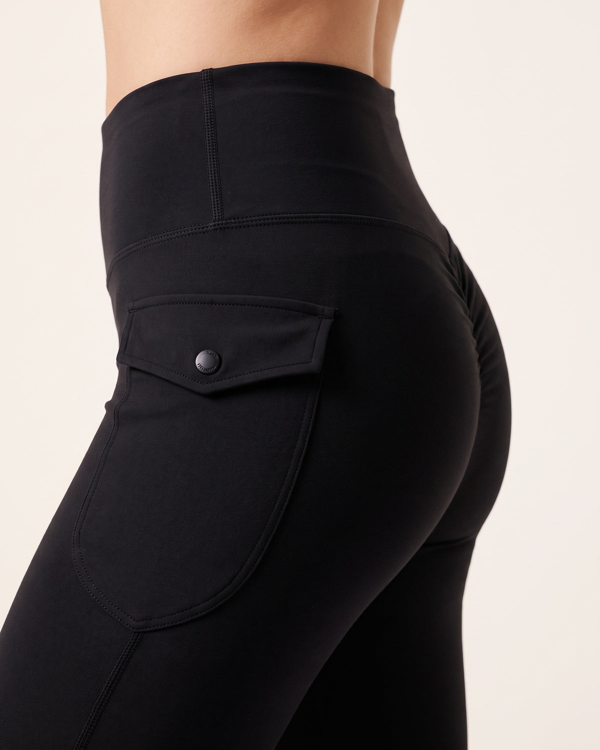 Scrunch Flare Leggings - Black - Hip Fabric Close-Up