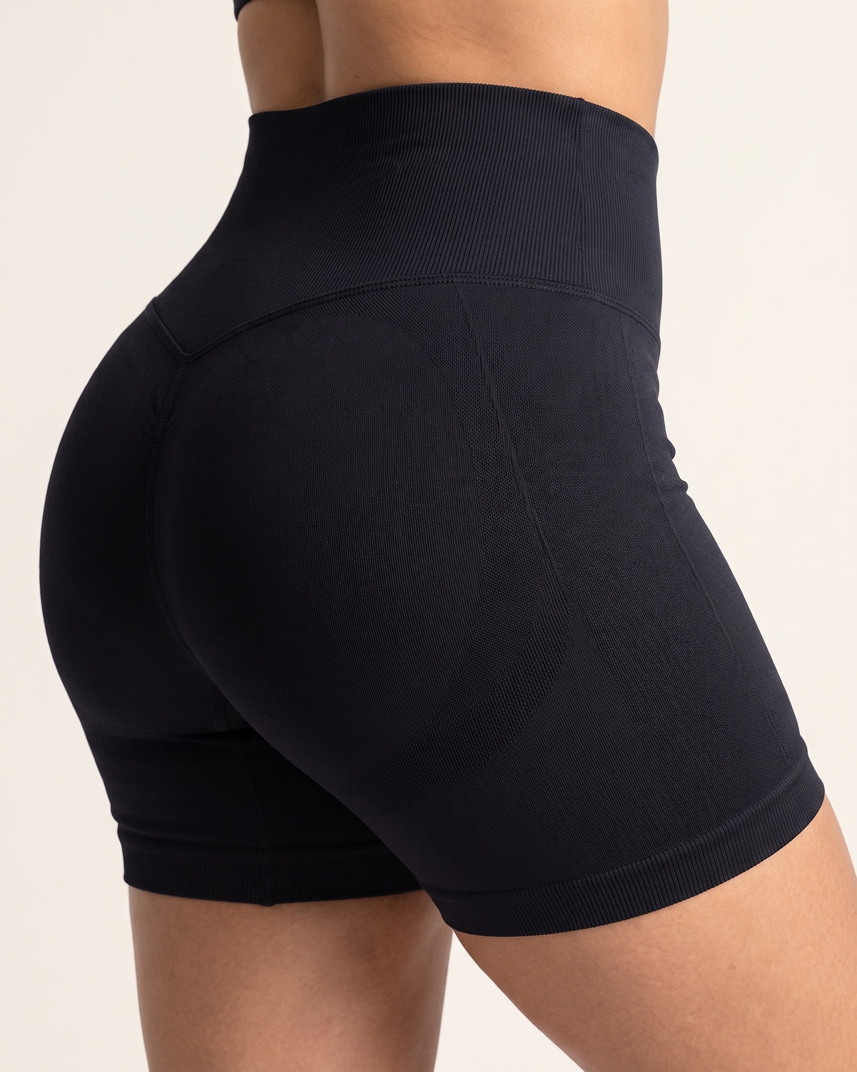 Seamless Bra & Shorts Set - Black - Side Glute Close-Up