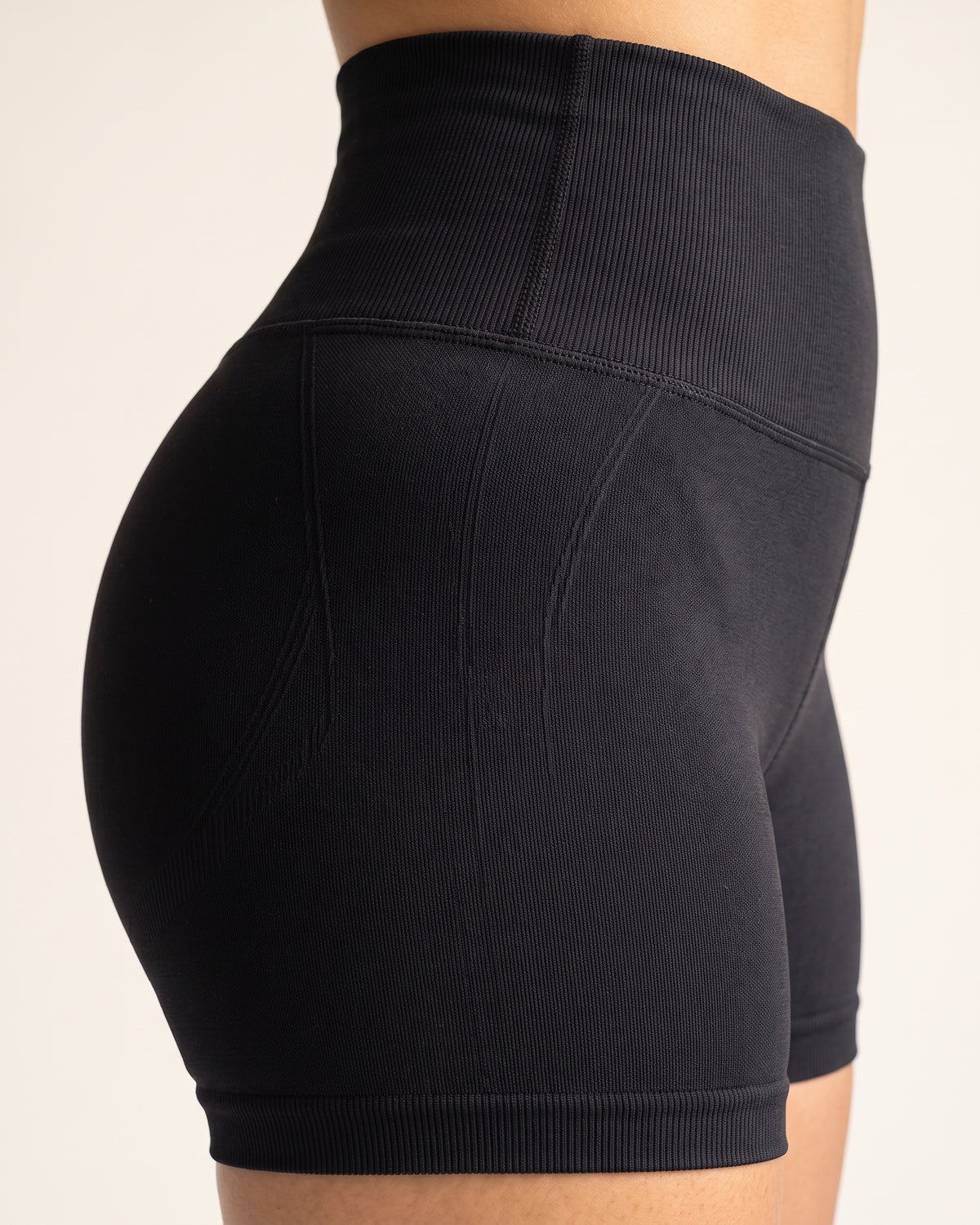 Seamless Bra & Shorts Set - Black - Hip Fabric Close-Up