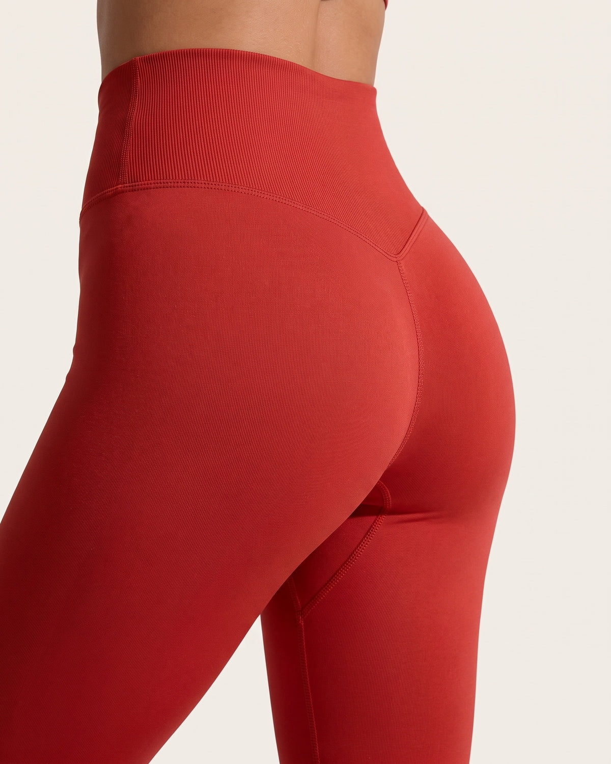 Seamless Leggings - Red - Glute Close-Up