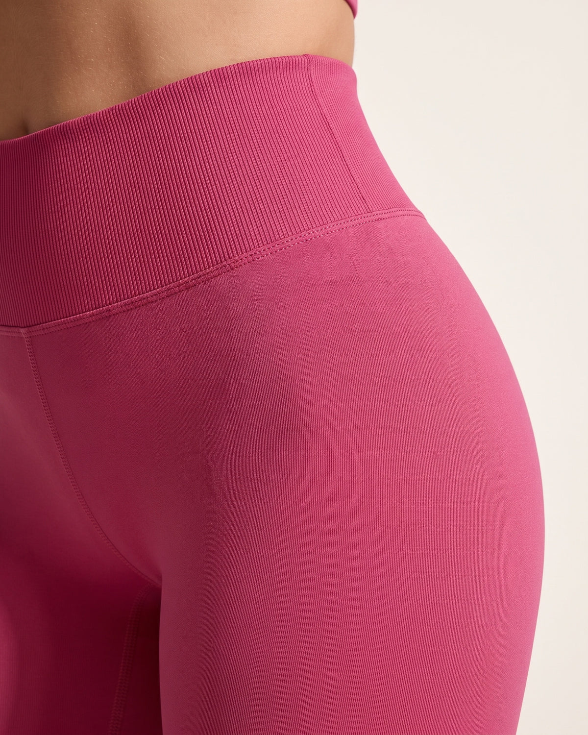 Seamless Leggings - Rose Red - Hip Fabric Close-Up