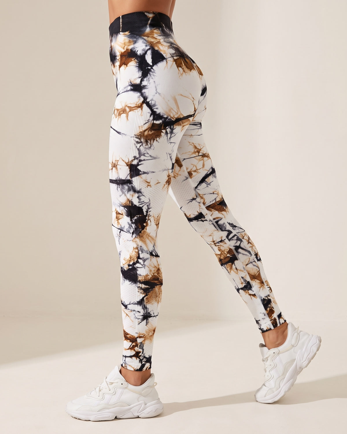 Tie-Dye Leggings - Brown black and white - Side Profile