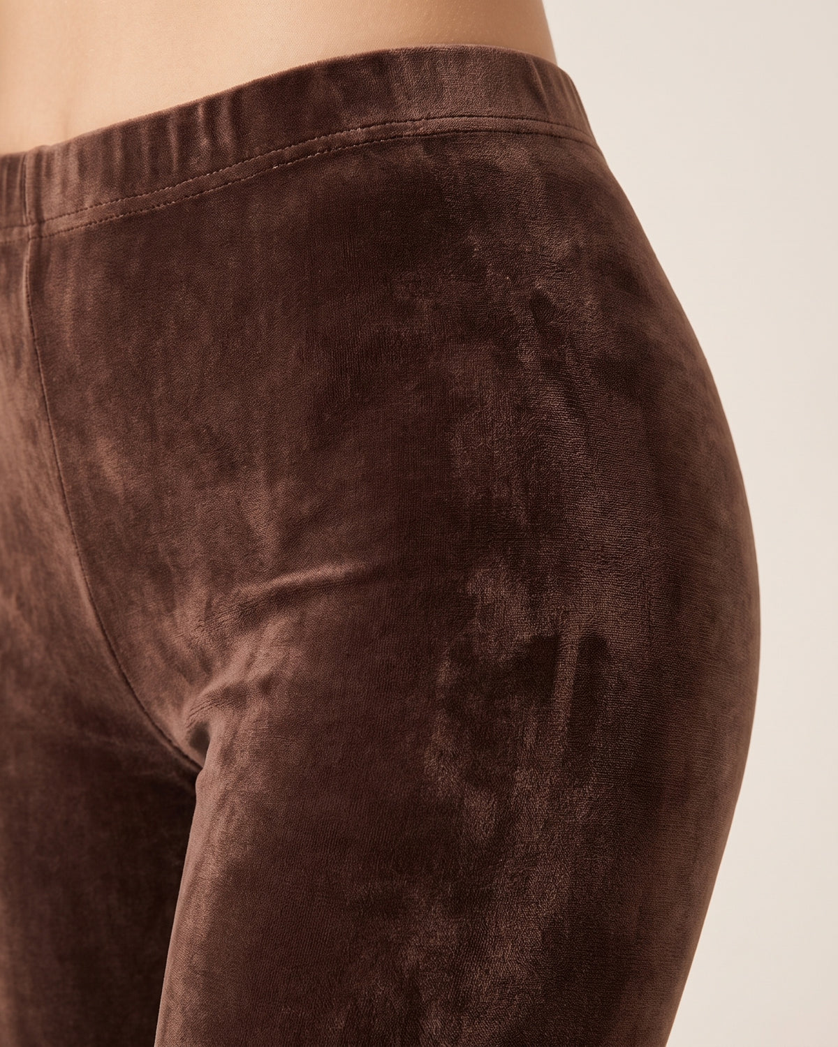 Velvet Winter Leggings - Brown - Hip Fabric Close-Up