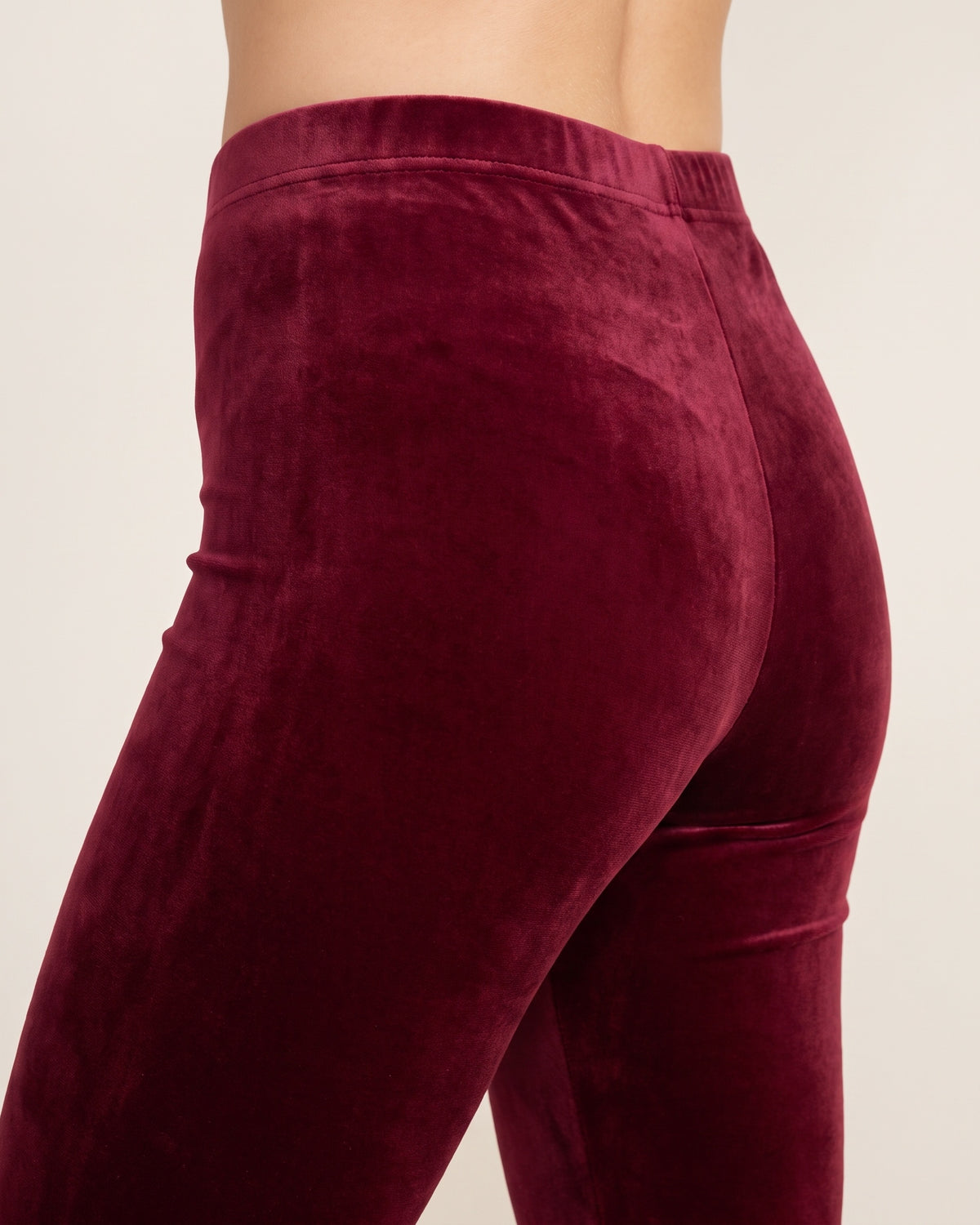 Velvet Winter Leggings - Claret - Glute Close-Up