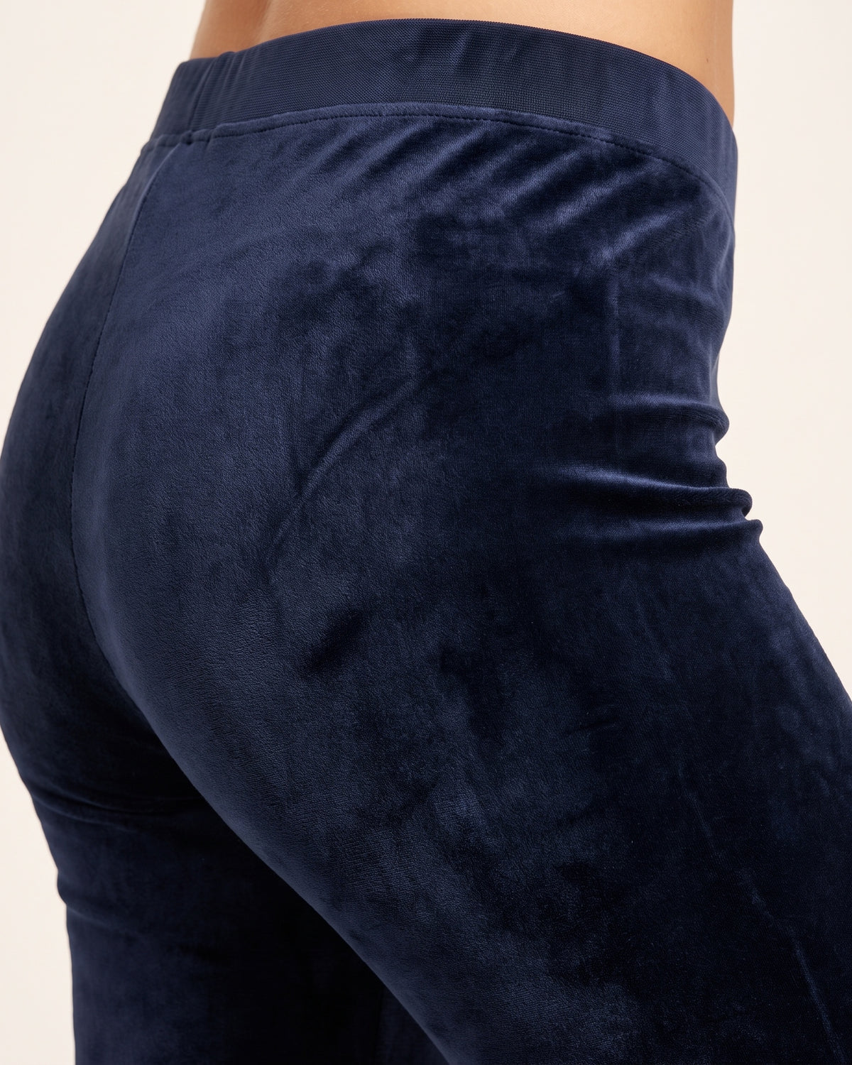 Velvet Winter Leggings - Dark Blue - Hip Fabric Close-Up
