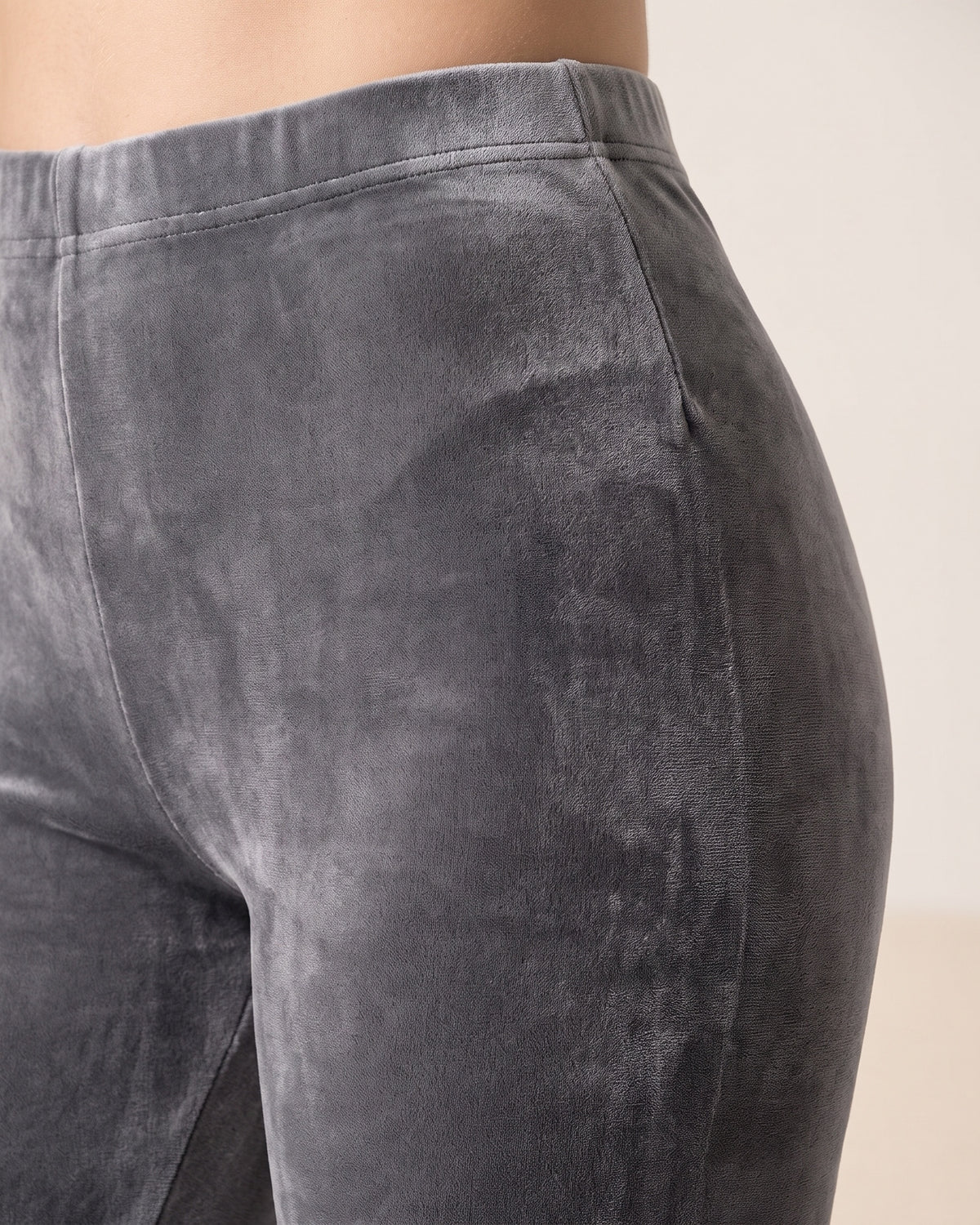 Velvet Winter Leggings - Grey - Hip Fabric Close-Up