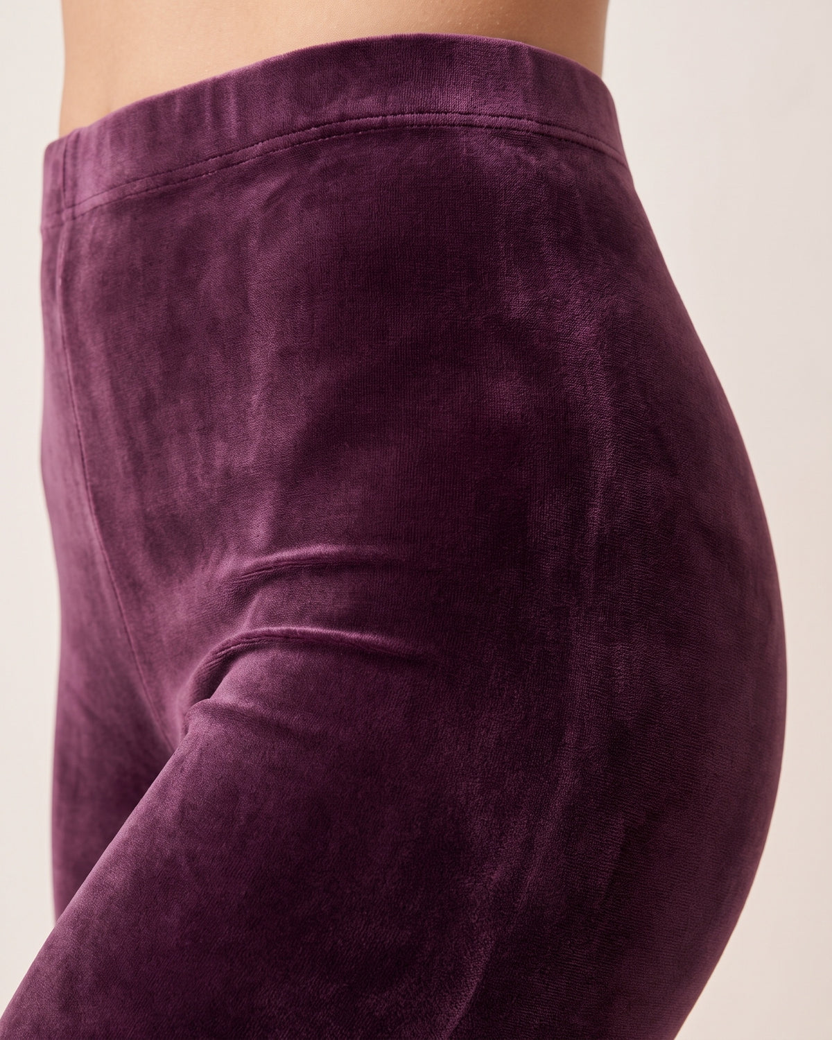 Velvet Winter Leggings - Purple - Hip Fabric Close-Up